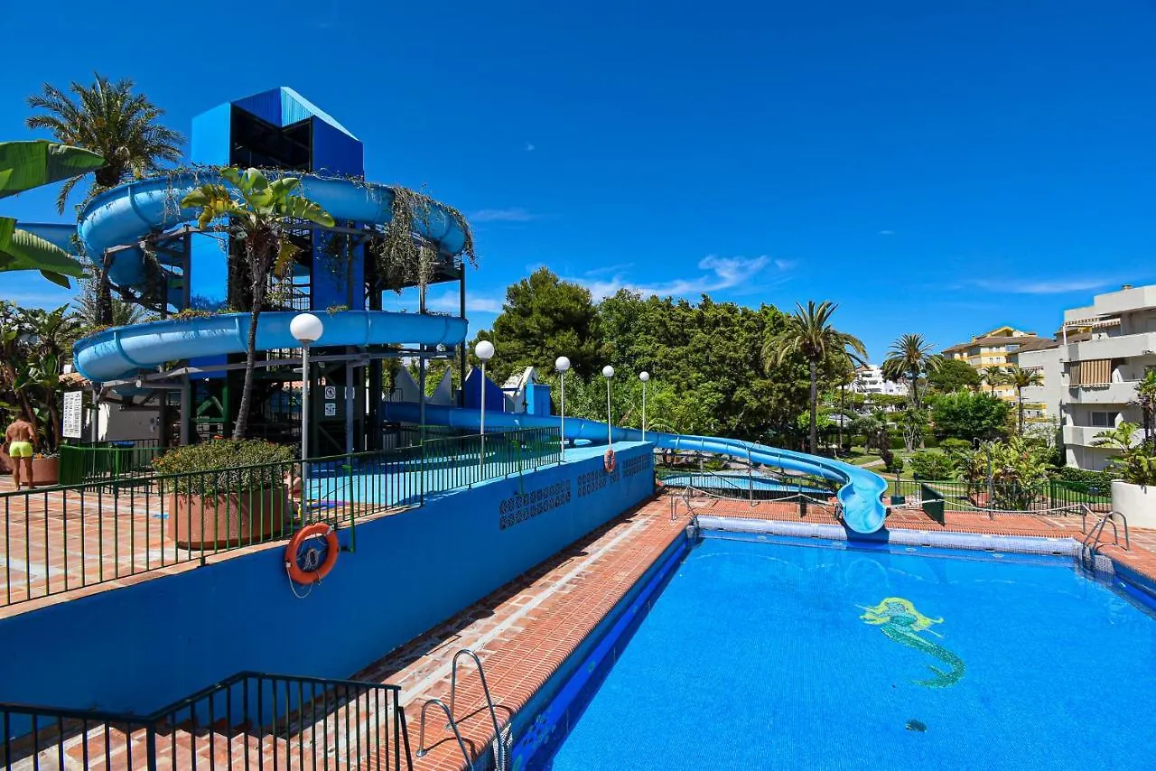 Benal Beach, Luxury Sea & Mountain View Beachside 1 Bedroom Apartment Benalmadena Spain