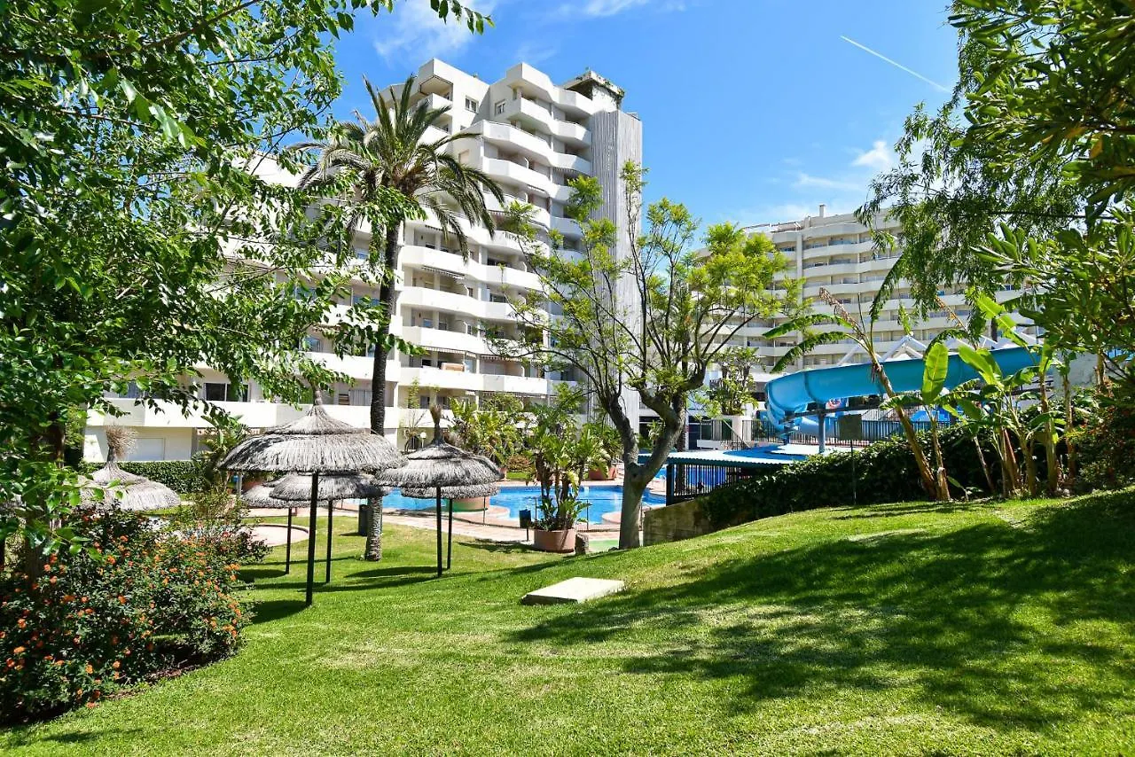 Benal Beach, Luxury Sea & Mountain View Beachside 1 Bedroom Apartment Benalmadena Spain