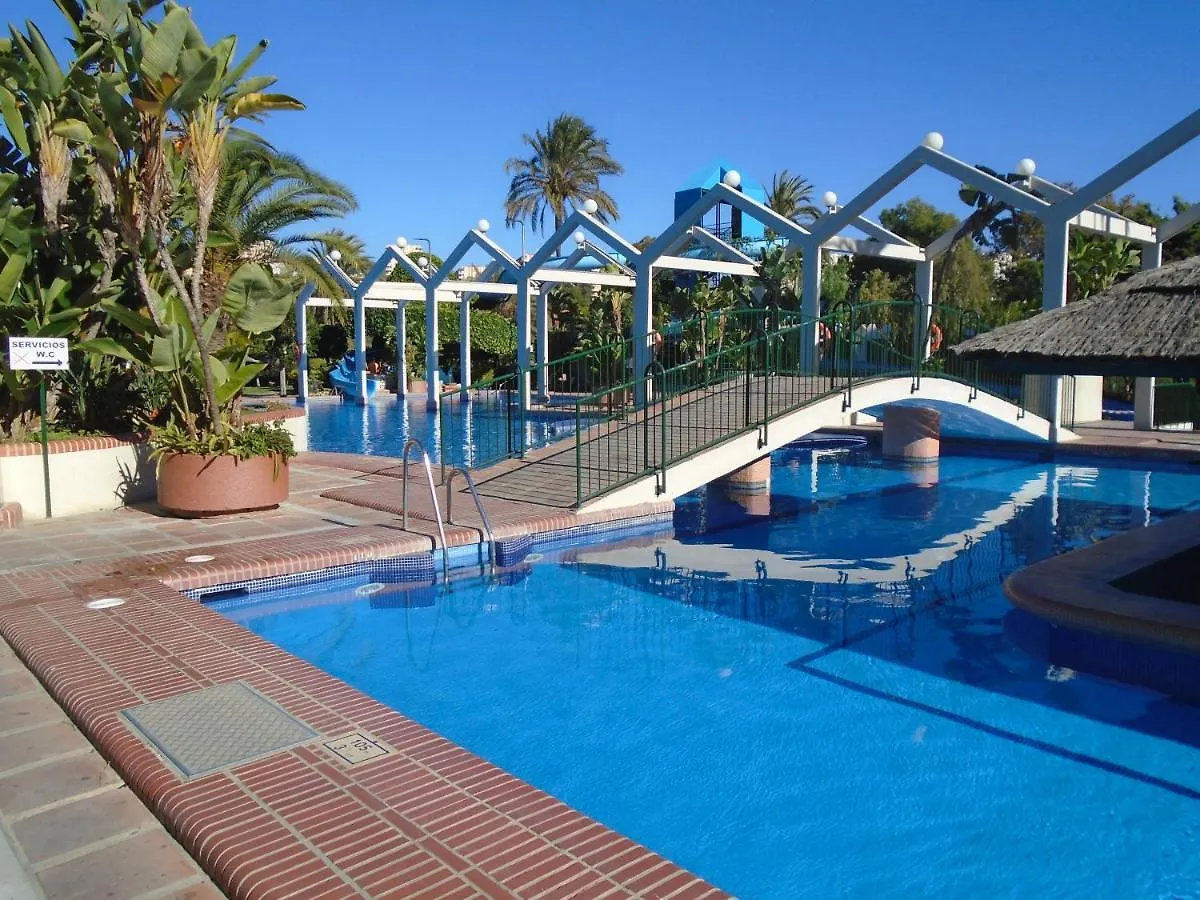 Benal Beach, Luxury Sea & Mountain View Beachside 1 Bedroom Apartment Benalmadena