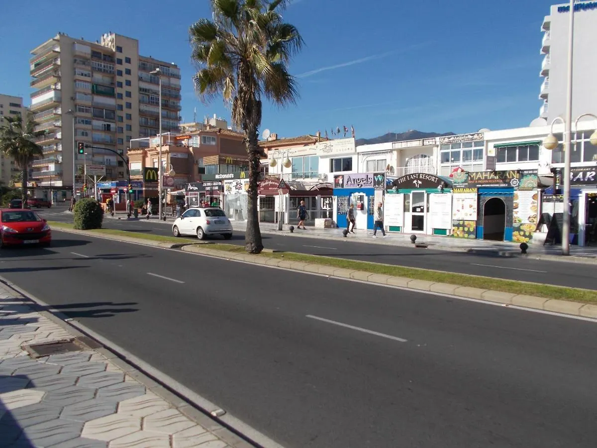 Benal Beach, Luxury Sea & Mountain View Beachside 1 Bedroom Apartment Benalmadena Spain